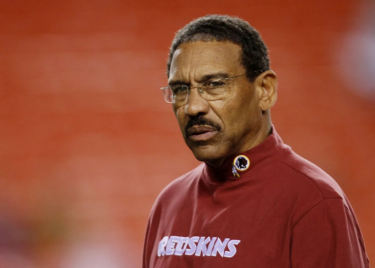 Sherman Lewis -- who won four Super Bowl championships as NFL assistant -- dies at 83 hits headlines