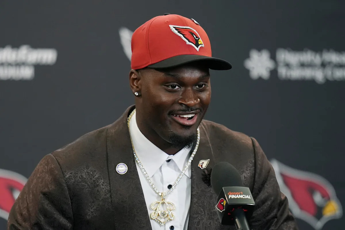 Rookie Jeremiyah Love officially signs largest RB guarantee in NFL history making waves