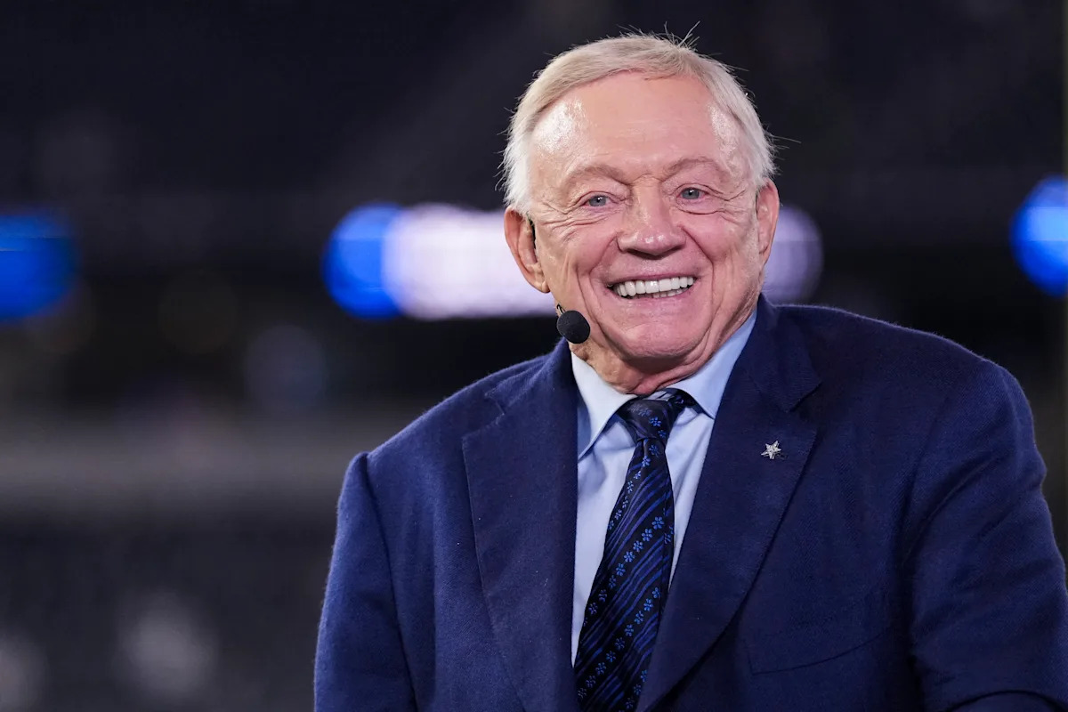 Jerry Jones compares Cowboys' international sked to 'night out on the town' making waves