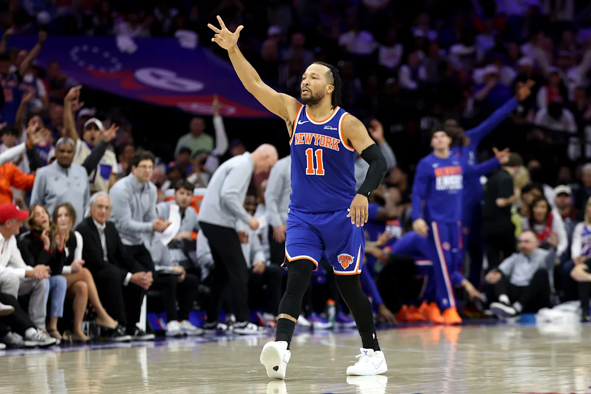Knicks Claim 3- 0 series lead over 76ers as New York fans cheer on win in Philly observed today