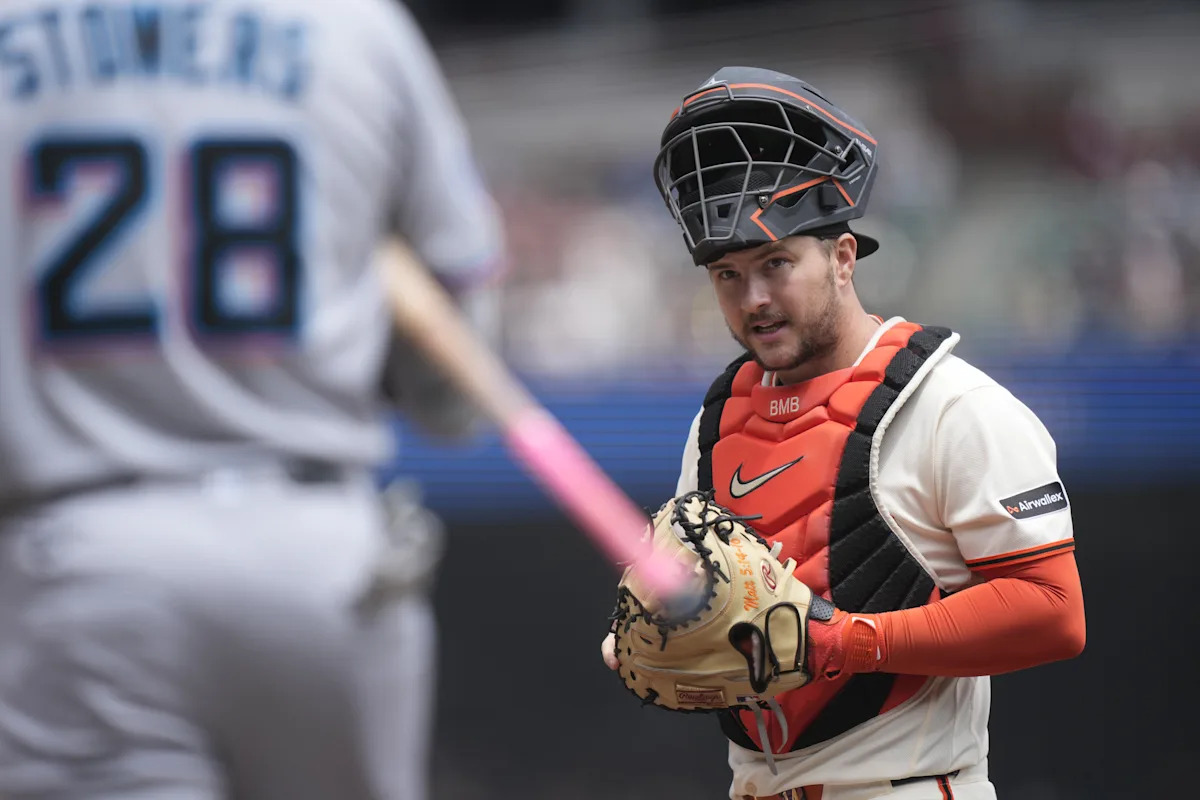 Guardians reportedly acquiring Gold Glove catcher Patrick Bailey from Giants reported globally